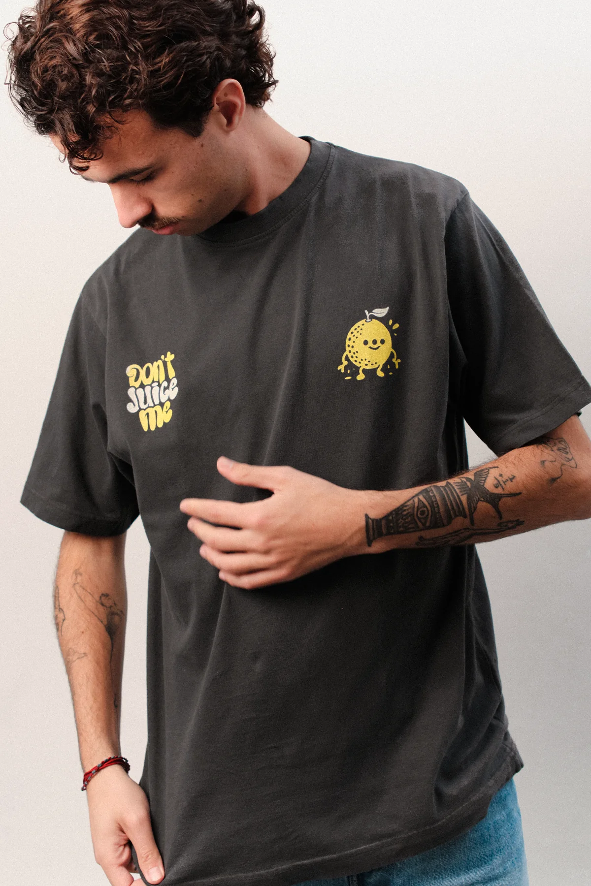 Don't juice me | Dark Grey Tee - Image 8